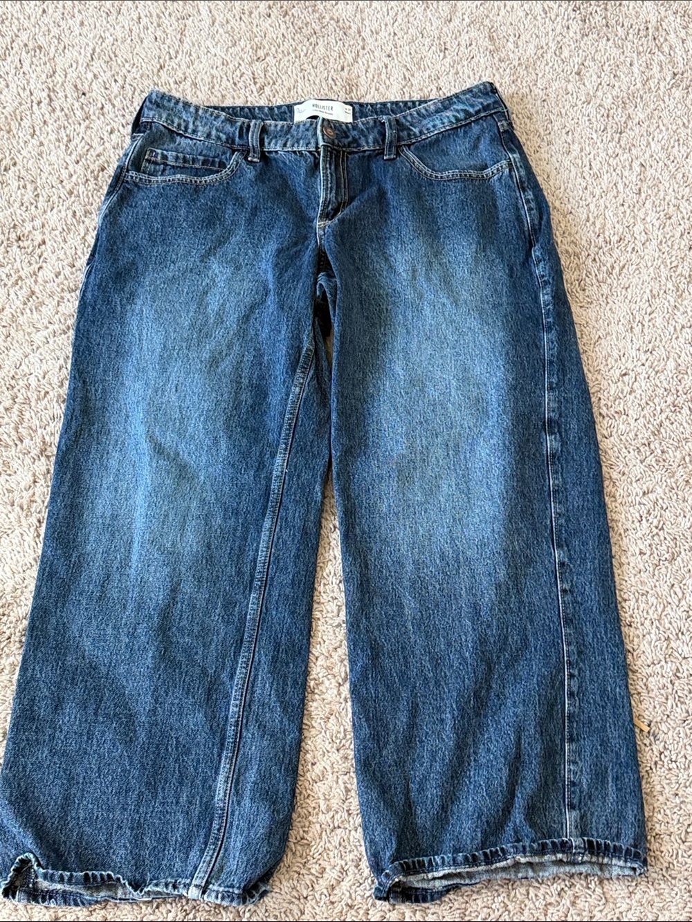 Hollister Wide-Leg Jeans in Dark Blue Wash